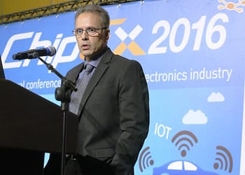 ג'וני סרוג'י נואם בכנס ChipEx2016 צילום: ניב קנטור