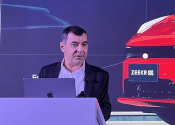 פרופ' אמנון שעשוע בהרצאה בכנס CES 2023. צילום: אבי בליזובסקי