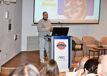 מנכ"ל Imagindairy ד"ר אייל איפרגן במפגש הסיליקון קלאב, דצמבר 2025. צילום: שמואל אוסטר