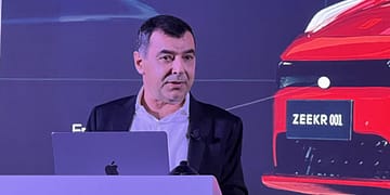 פרופ' אמנון שעשוע בהרצאה בכנס CES 2023. צילום: אבי בליזובסקי