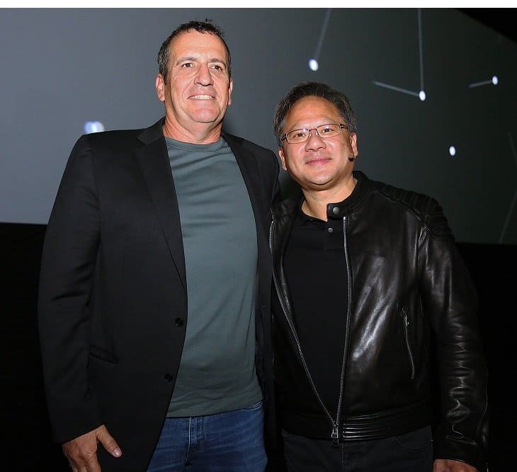 איל ולדמן וג'נסן הואנג בעת החתימה על רכישת מלאנוקס בידי אנבידיה ב-2019. מאז הנוכחות שלה בישראל גדלה כל הזמן והיא עומדת להיות חברת הטכנולוגיה הגדולה בישראל של 2025 צילום ניב קנטור.