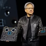 מנכ"ל אנבידיה ג'נסן הואנג מציג את מעבדי בלאקוואל סופר צ'יפ. צילום יחצ