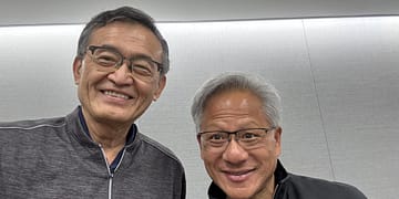 מימין - מנכ"ל אנבידיה ג'נסן הואנג ומנכ"ל אינטל ליפ-בו טאן. צילום מתוך דף ה-X של הואנג